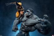 Marvel statuette Grey Hulk vs Wolverine 58 cm | SIDESHOW