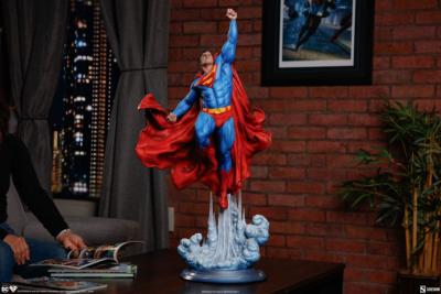 DC Comics statuette Premium Format Superman 84 cm | Sideshow 